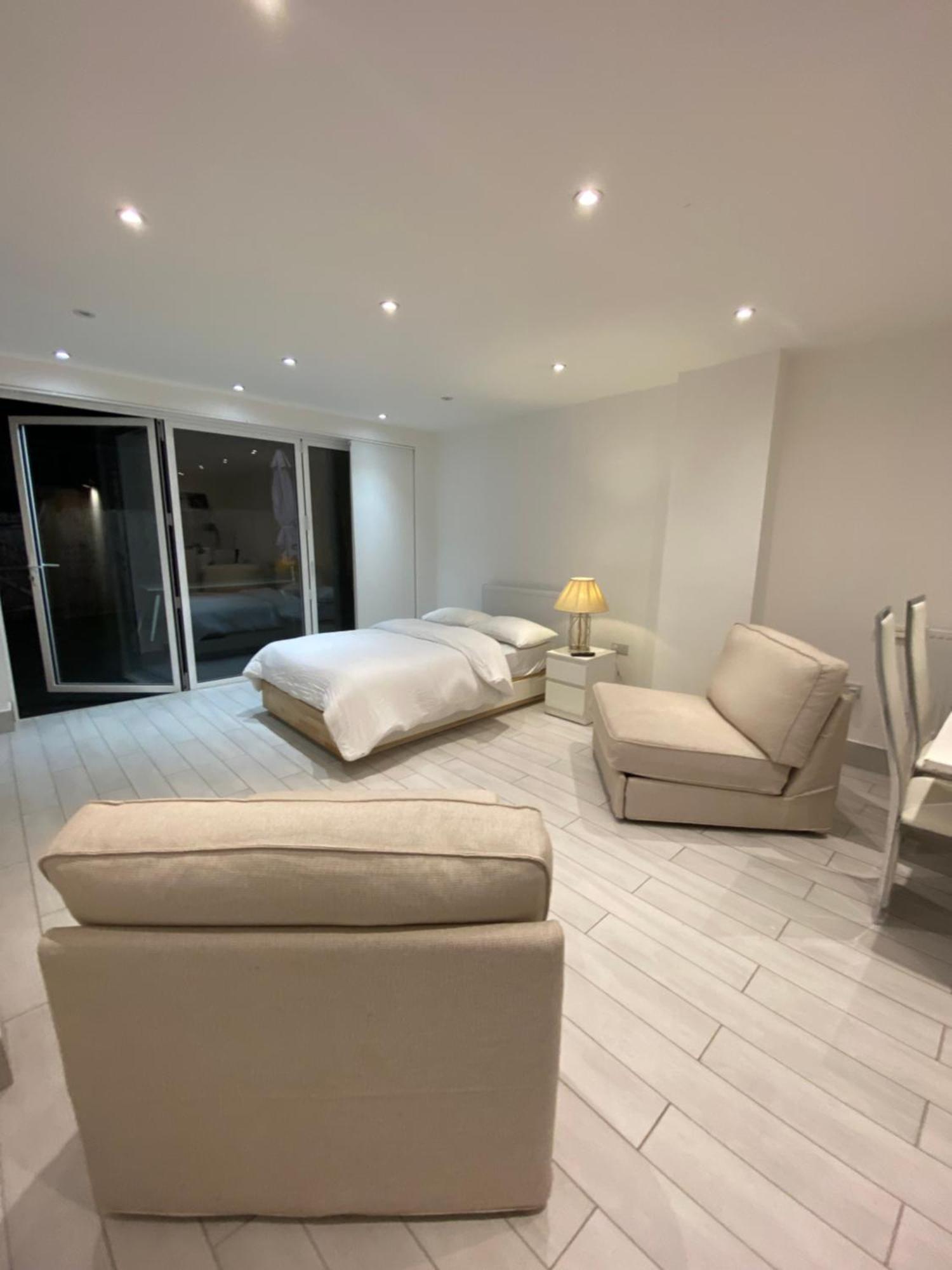 The Bay Apartment Эджвар Экстерьер фото
